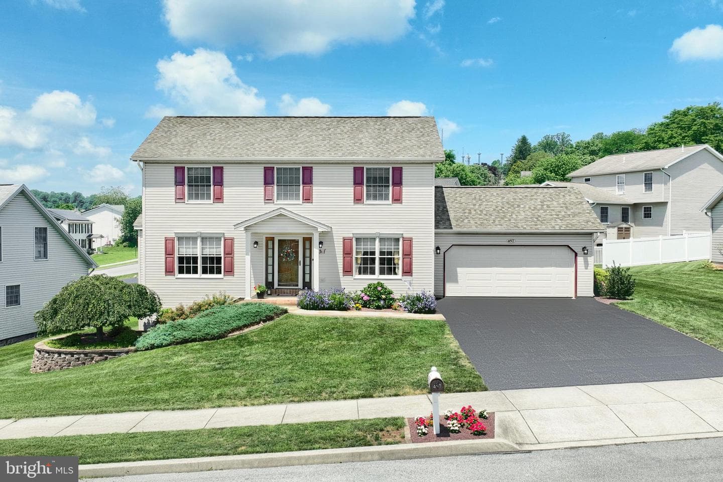 457 Chestnut Way