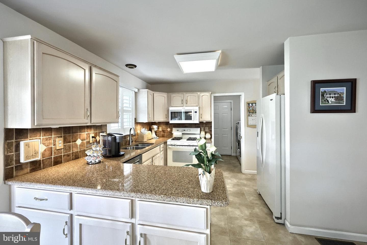 457 Chestnut Way photo 12
