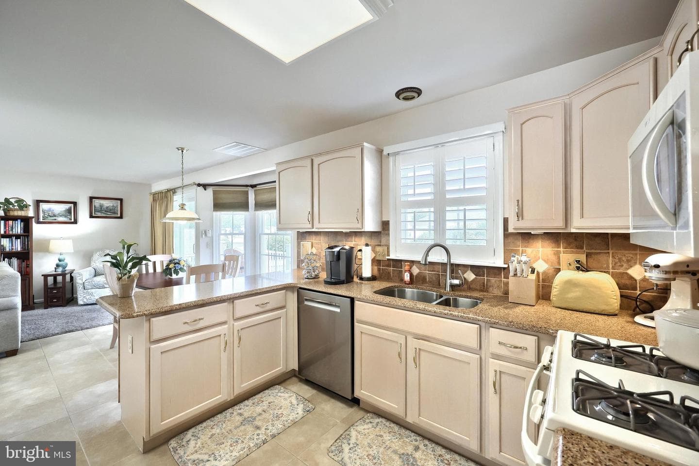 457 Chestnut Way photo 13