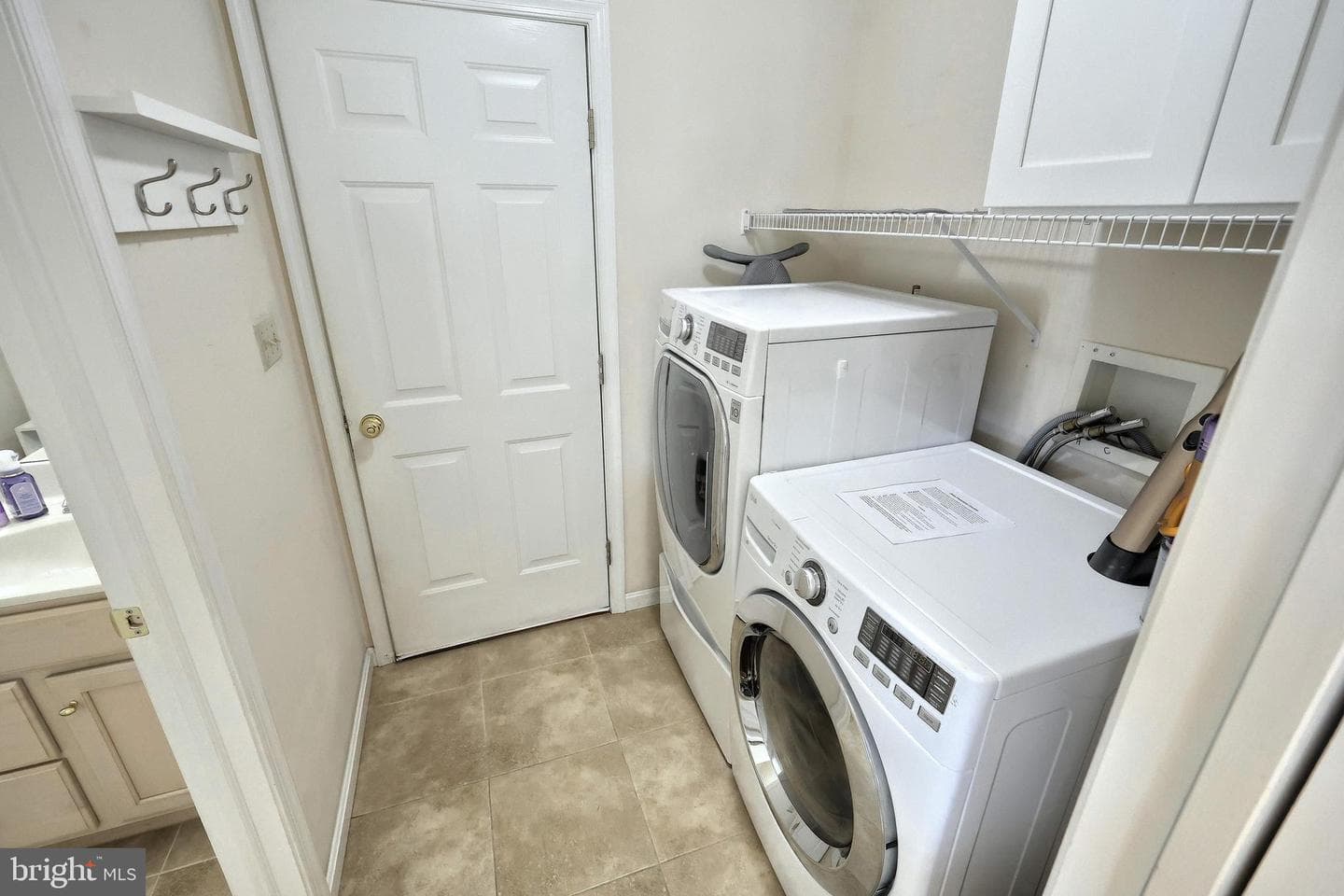 457 Chestnut Way photo 16