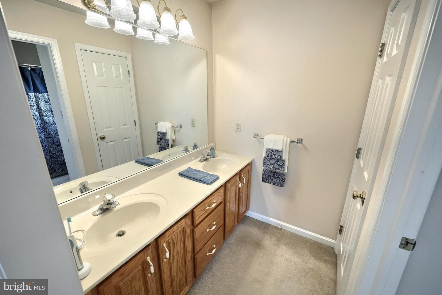 457 Chestnut Way photo 22