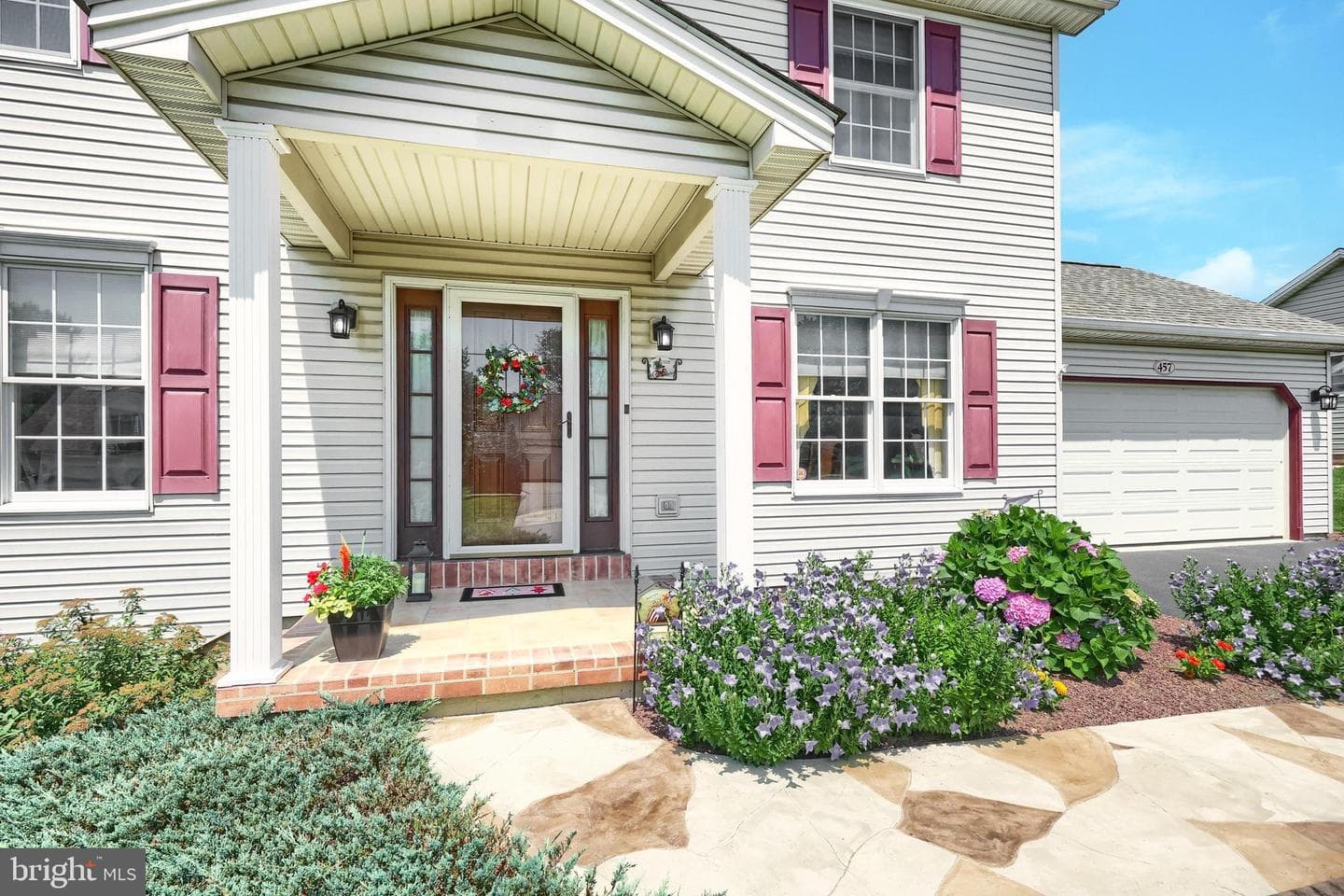 457 Chestnut Way photo 4