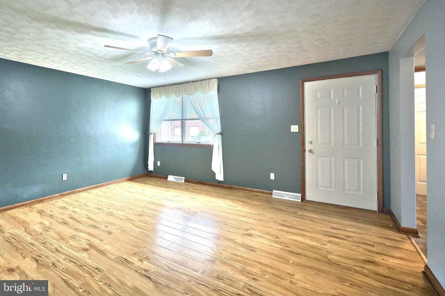 210 Kennedy Court photo 17