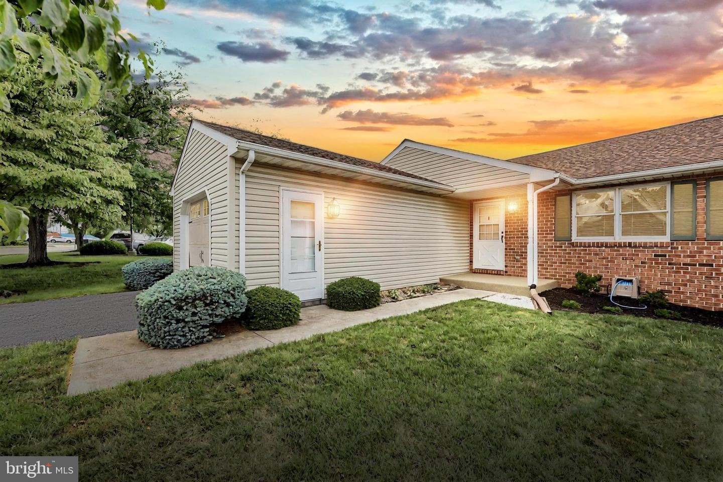 210 Kennedy Court photo 2