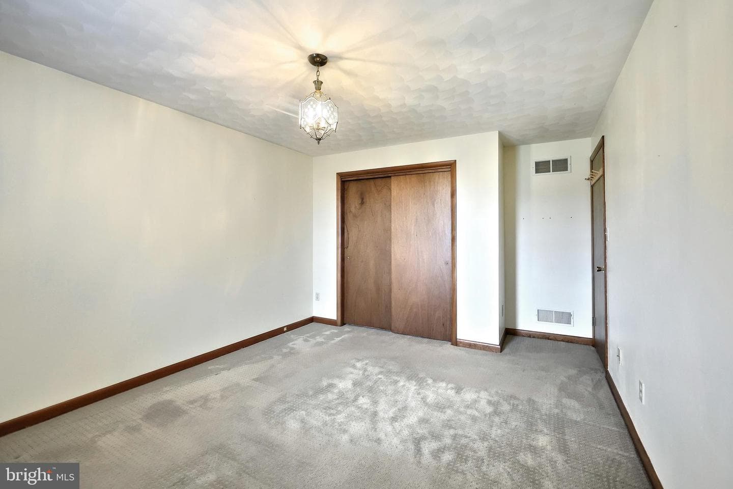 210 Kennedy Court photo 22
