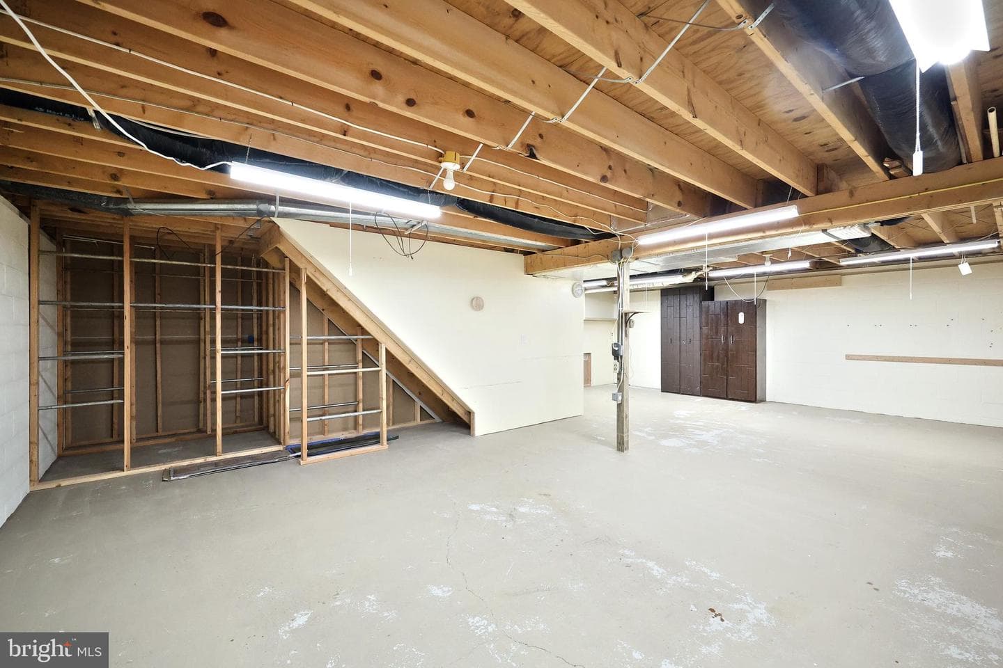 210 Kennedy Court photo 35
