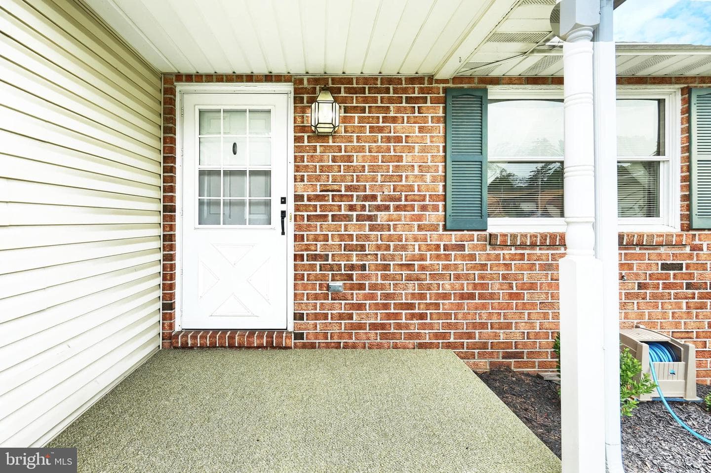 210 Kennedy Court photo 4