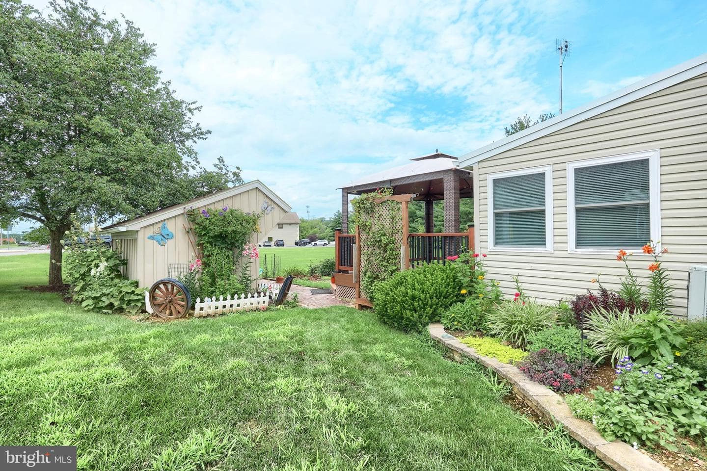 210 Kennedy Court photo 8