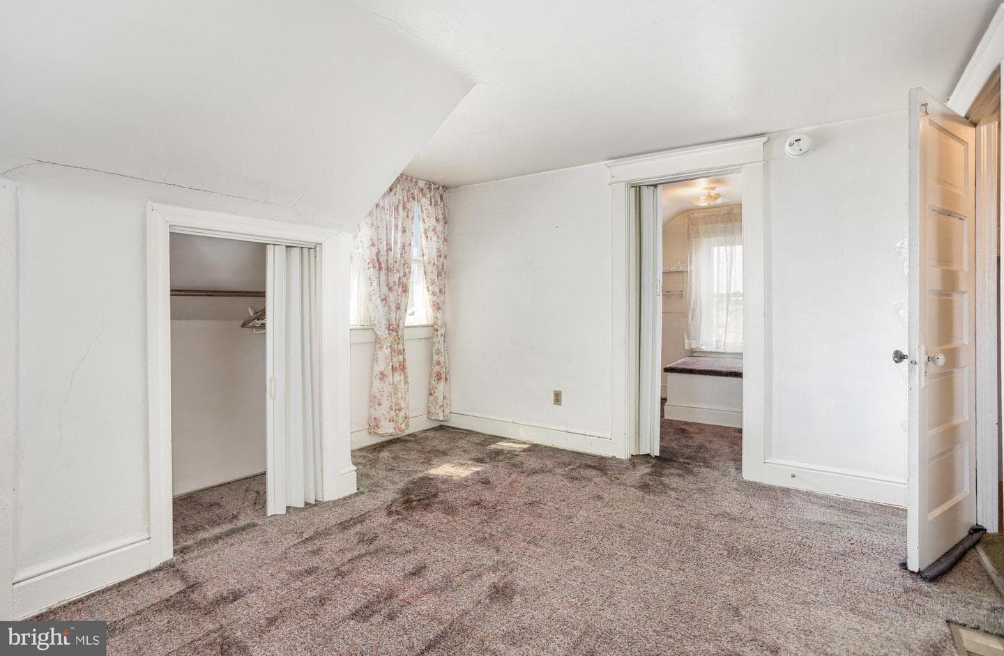 1135 Mount Rose Avenue photo 3