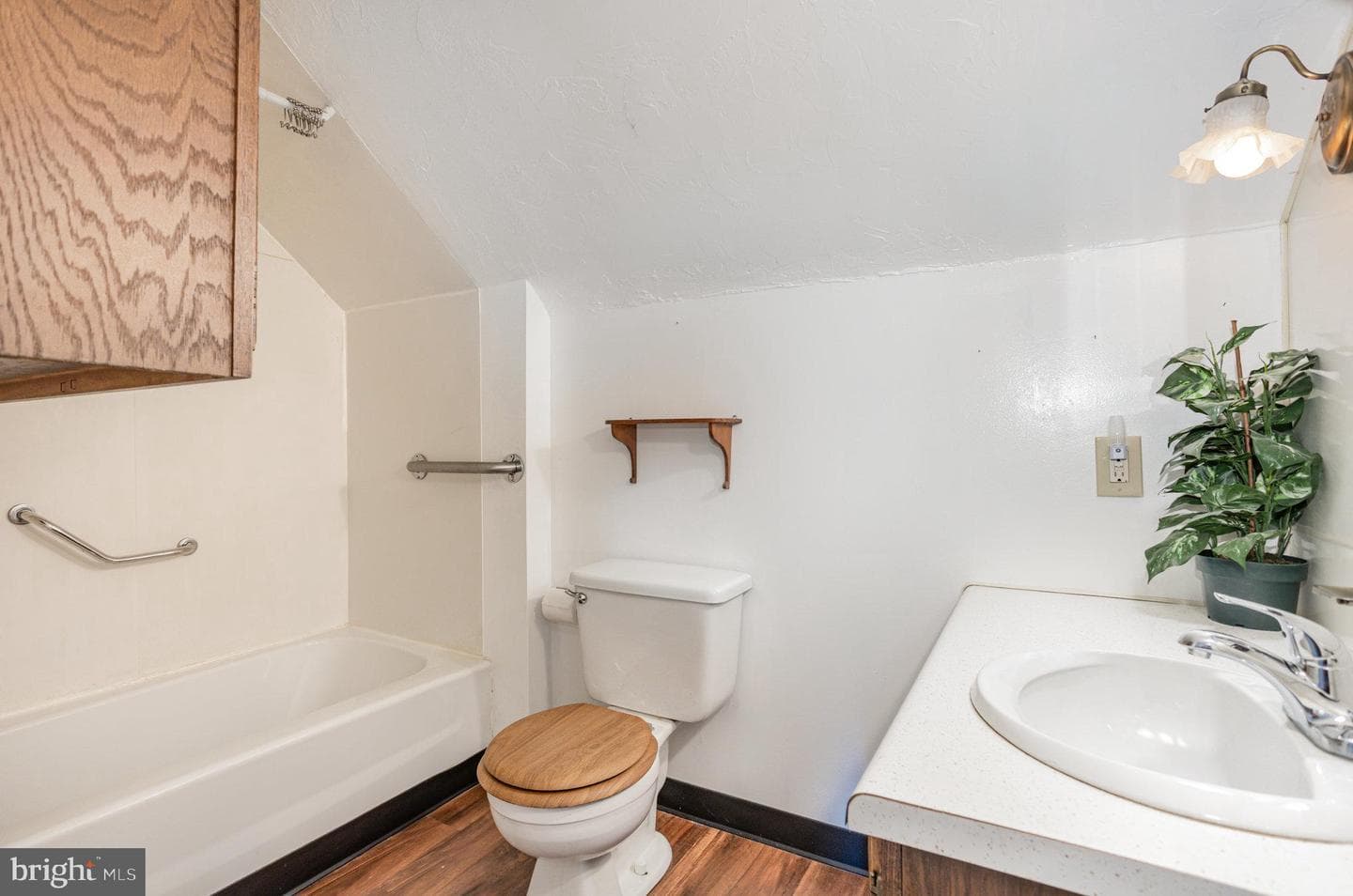 1135 Mount Rose Avenue photo 4