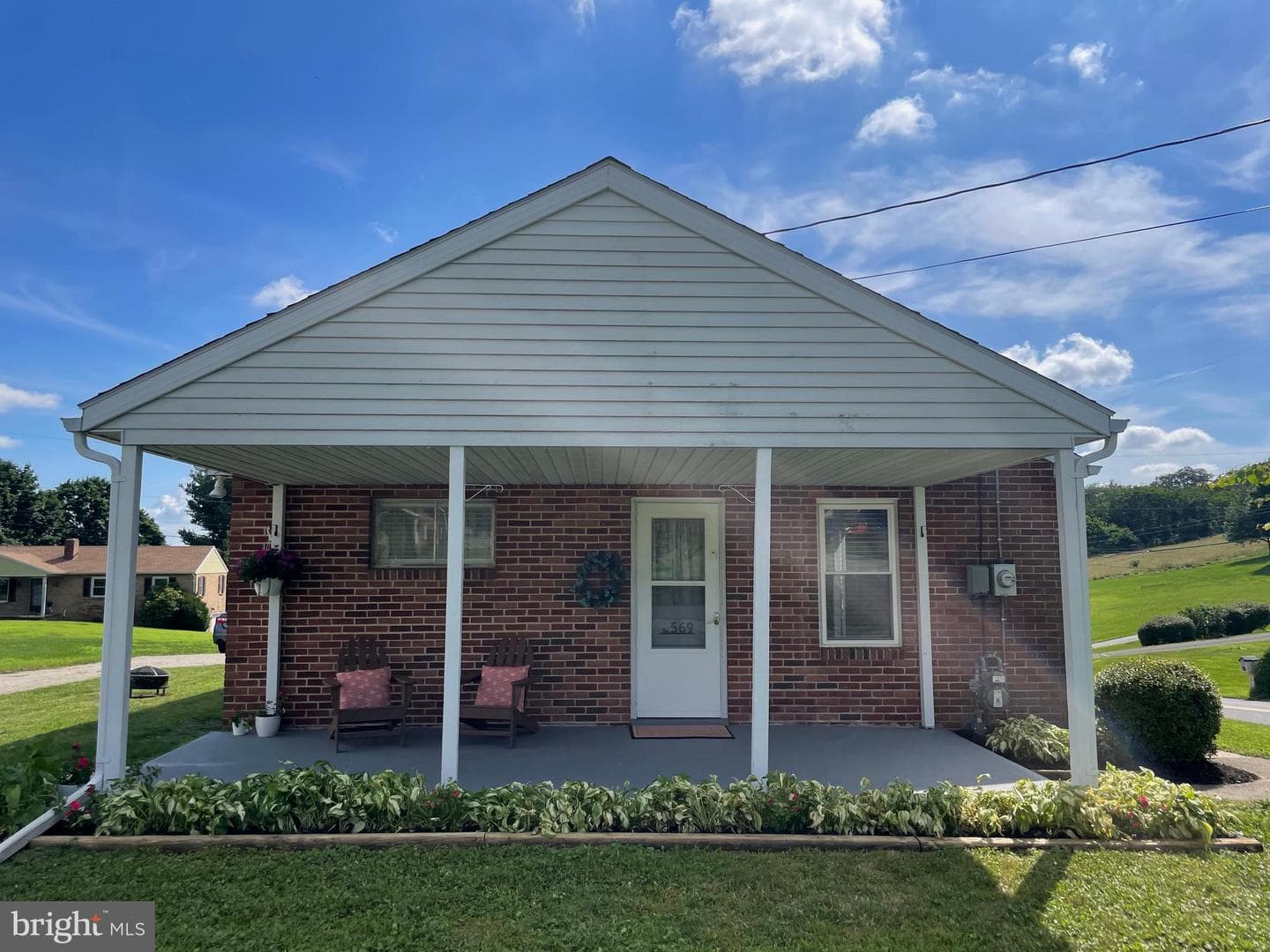 569 Sparton Road photo 3