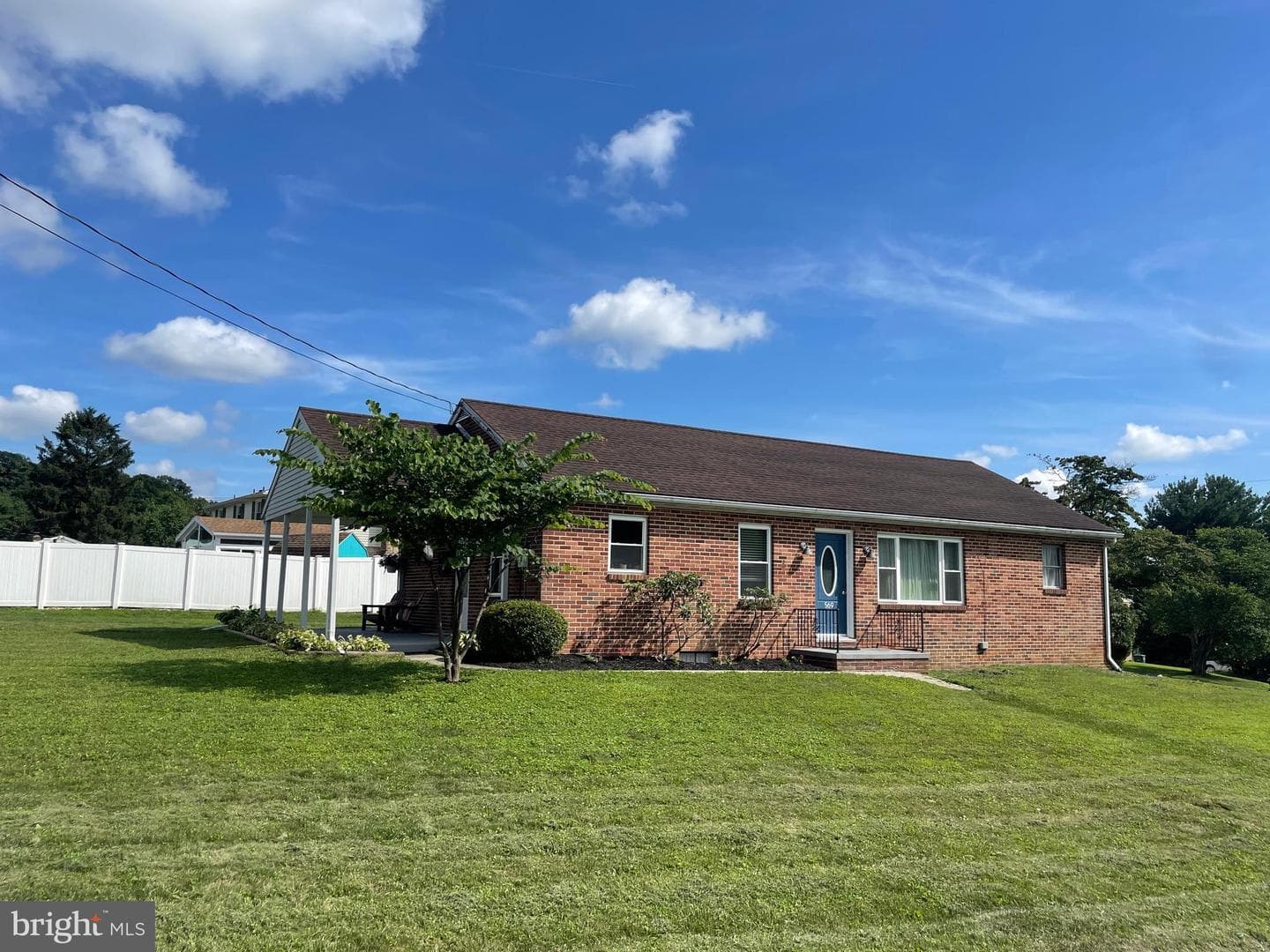 569 Sparton Road photo 5
