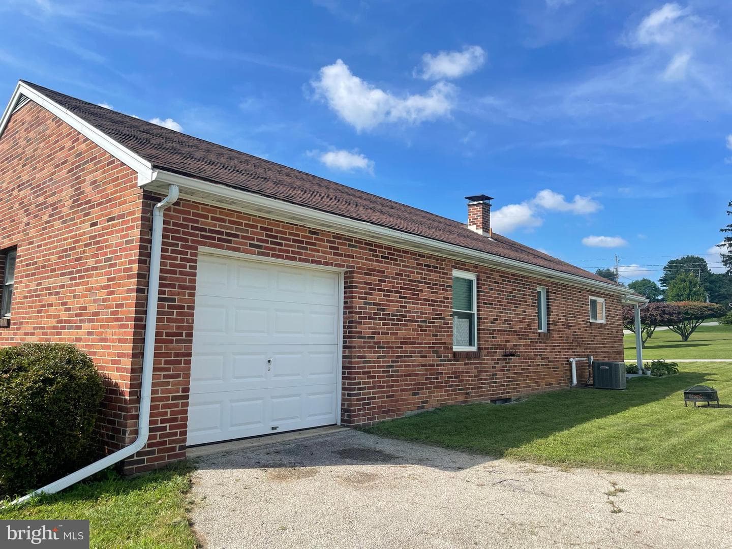 569 Sparton Road photo 9