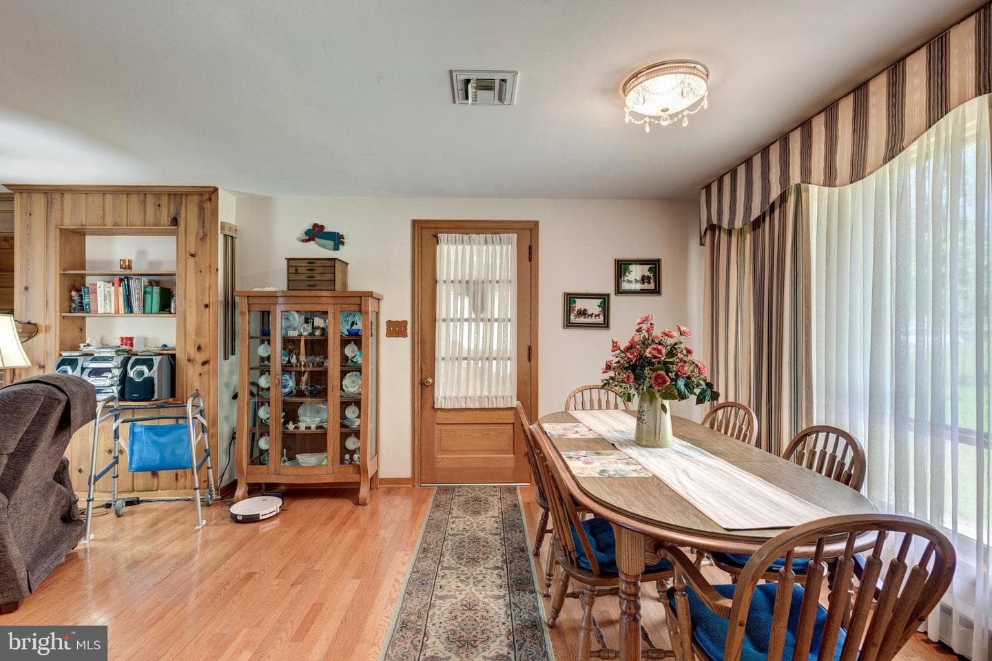 64 Hillcrest Drive photo 18