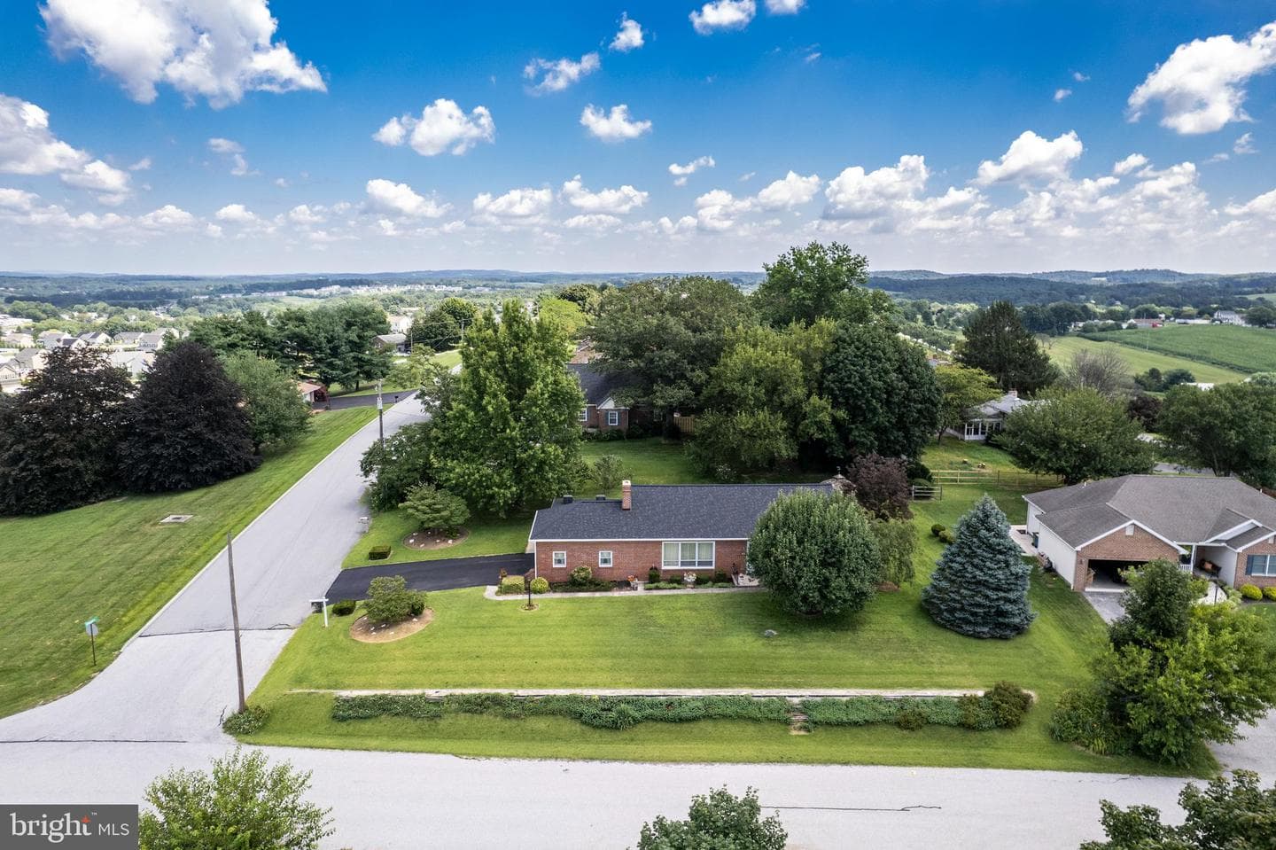 64 Hillcrest Drive photo 4