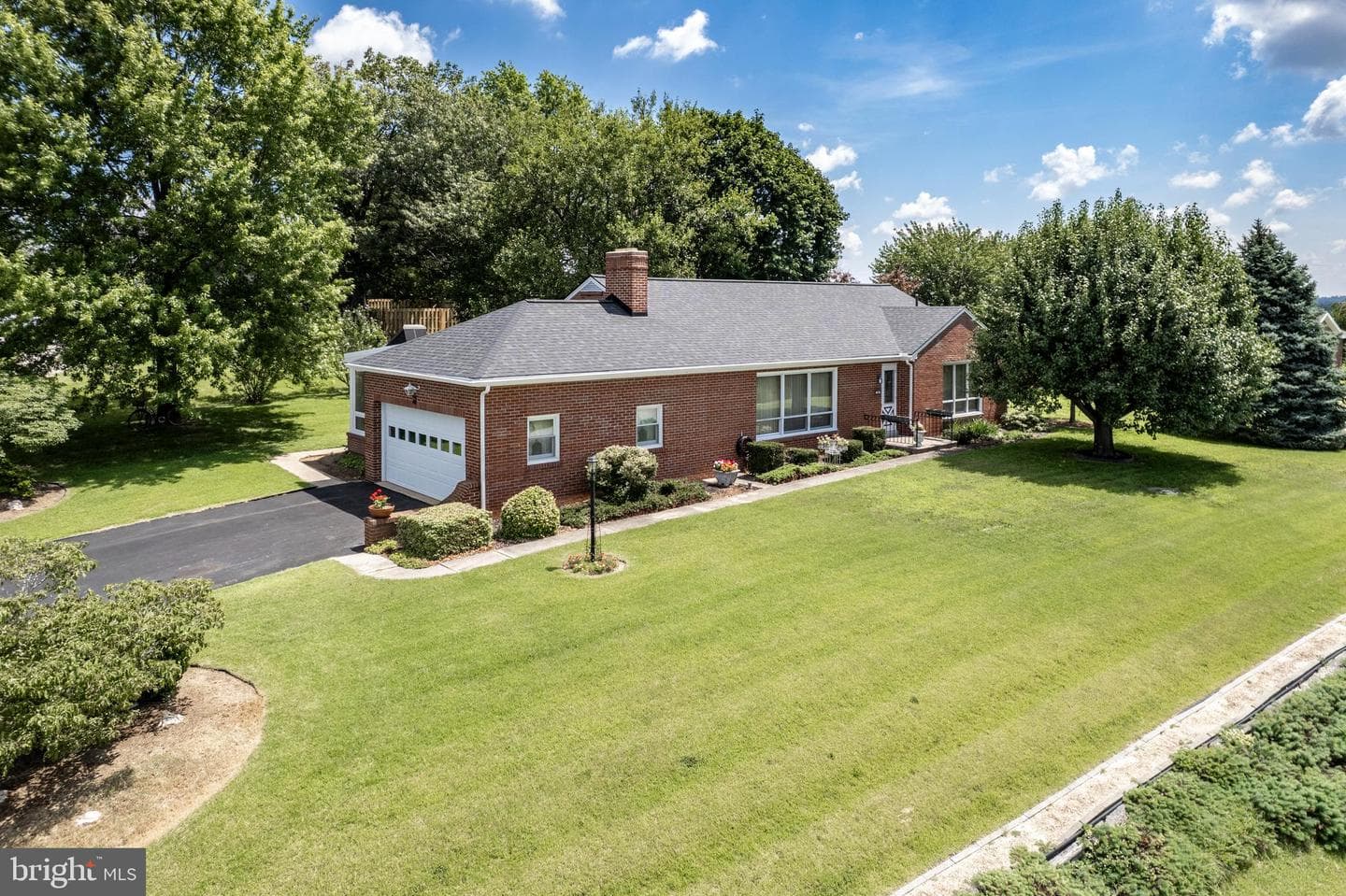 64 Hillcrest Drive photo 55