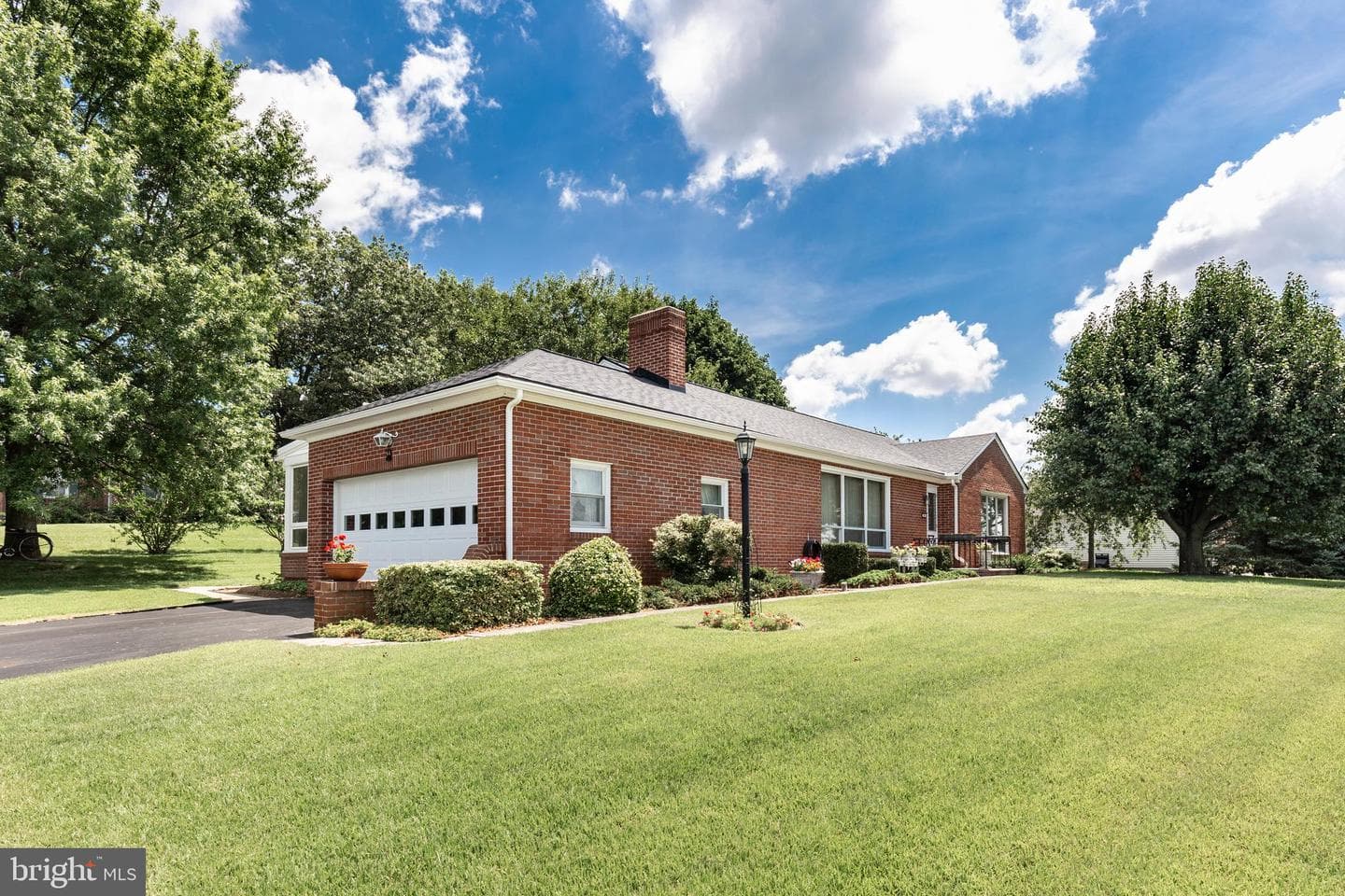 64 Hillcrest Drive photo 61