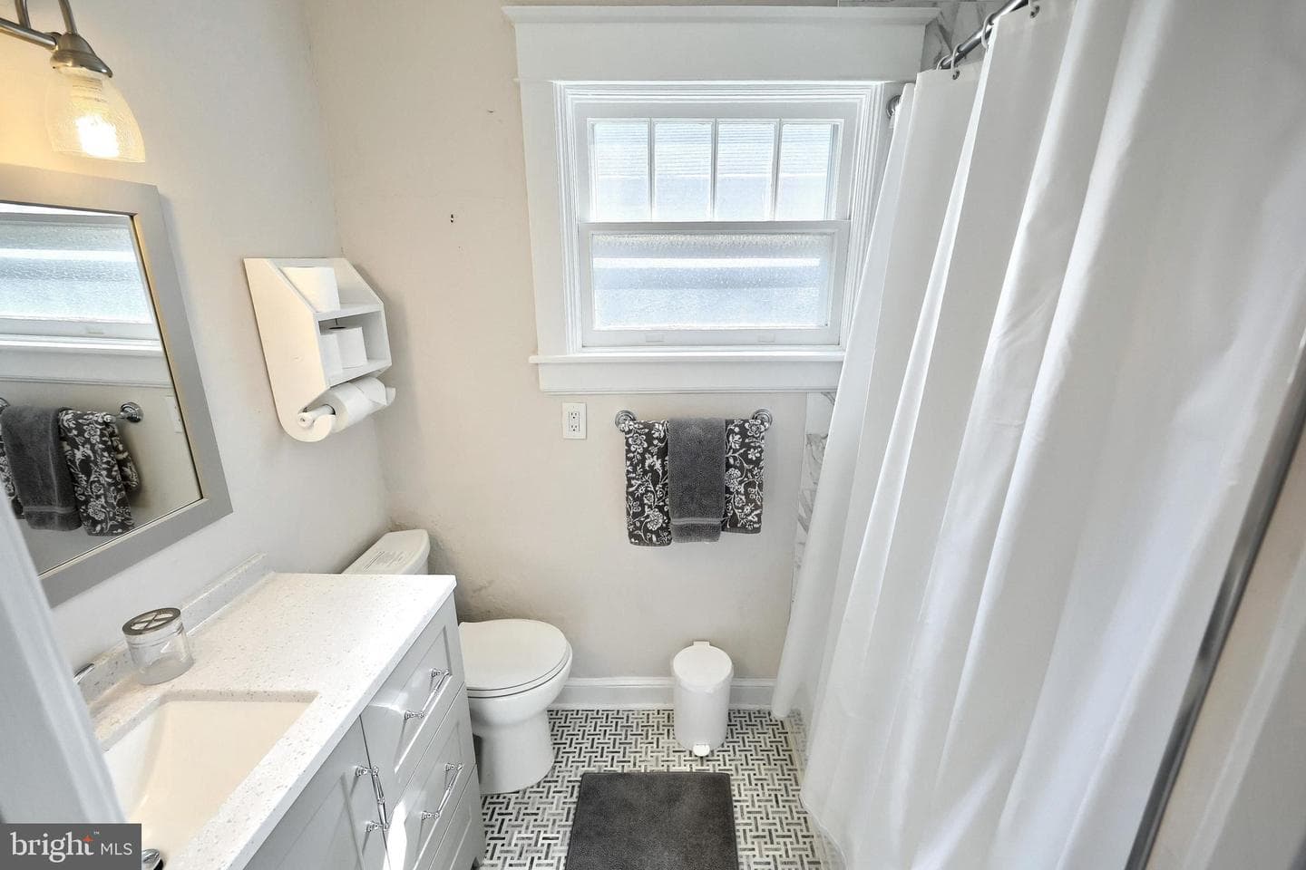931 Wayne Avenue photo 24