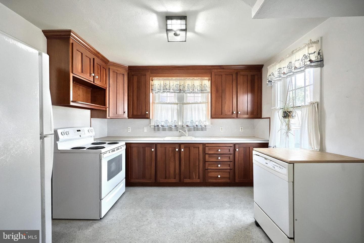 208 S Forney Avenue photo 19