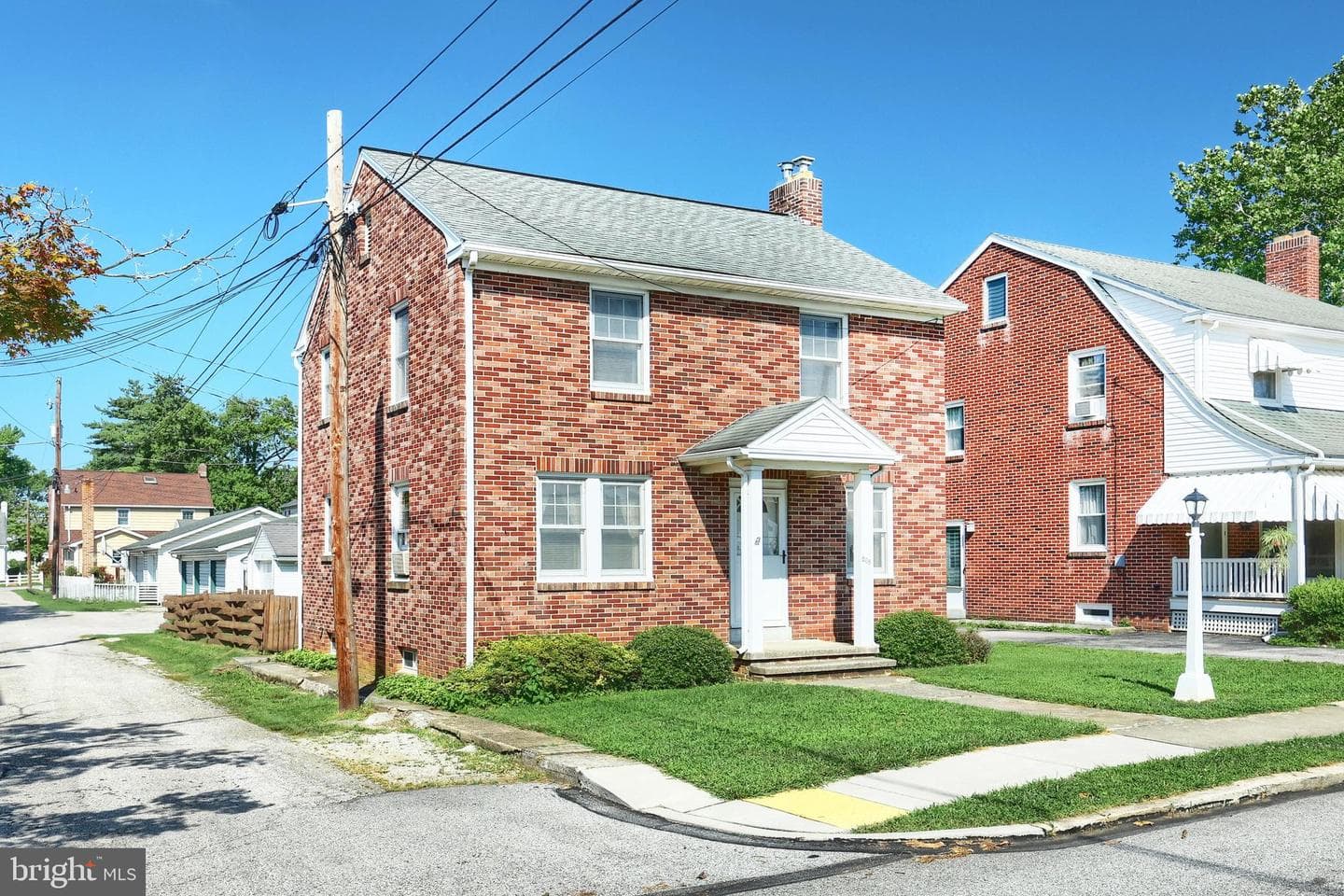 208 S Forney Avenue photo 2