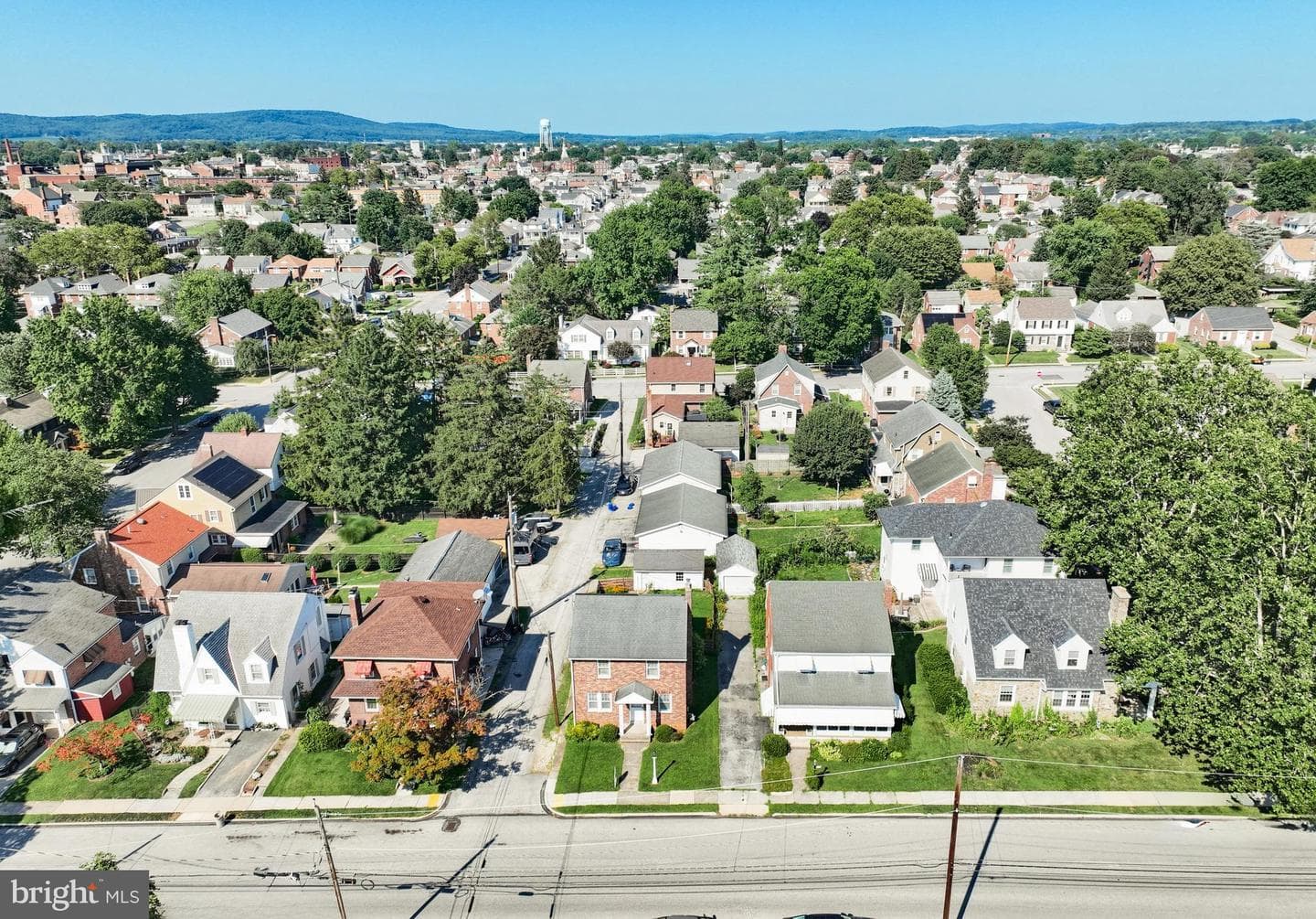 208 S Forney Avenue photo 4