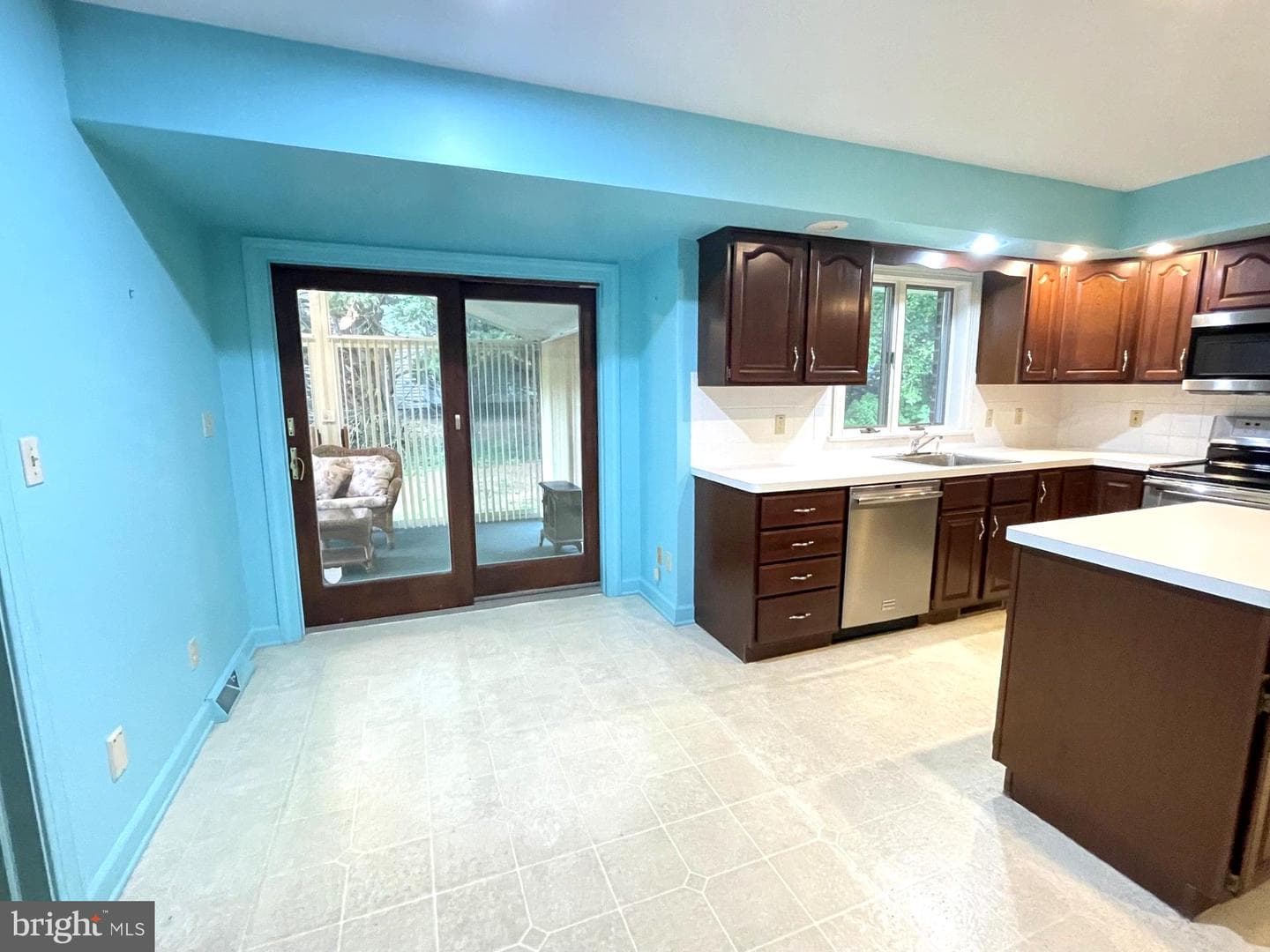 3631 Coventry Court photo 9