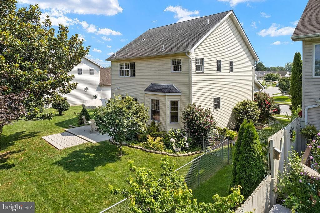 376 Wilson Avenue photo 12