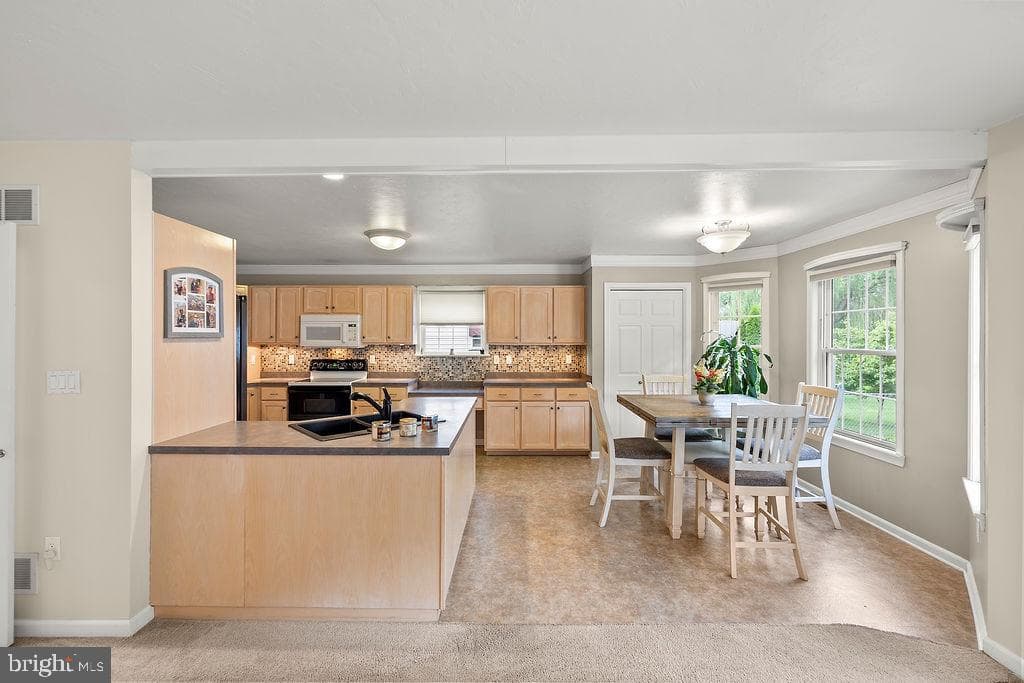 376 Wilson Avenue photo 31