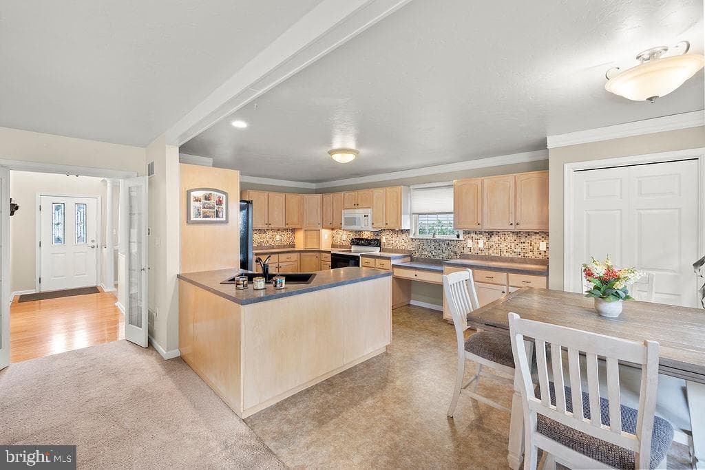 376 Wilson Avenue photo 32