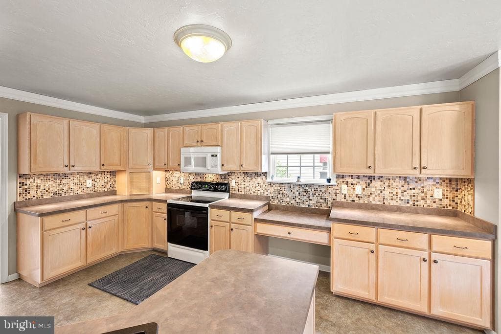 376 Wilson Avenue photo 36