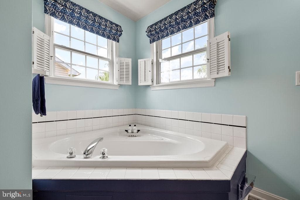 376 Wilson Avenue photo 49