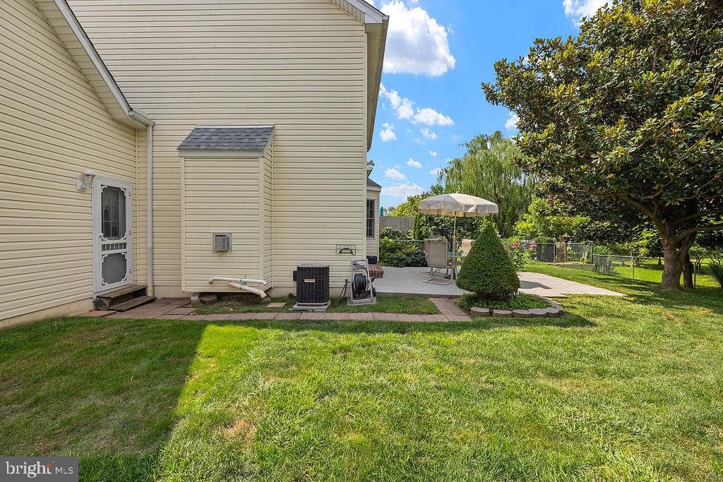 376 Wilson Avenue photo 7