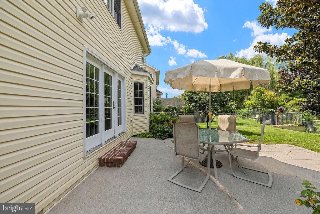 376 Wilson Avenue photo 8