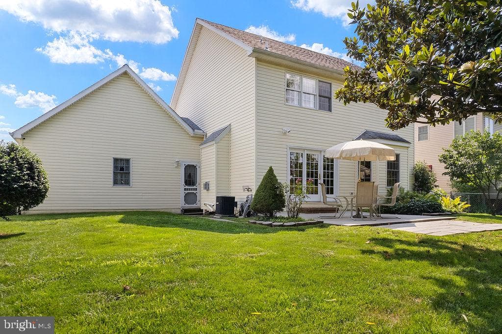 376 Wilson Avenue photo 9