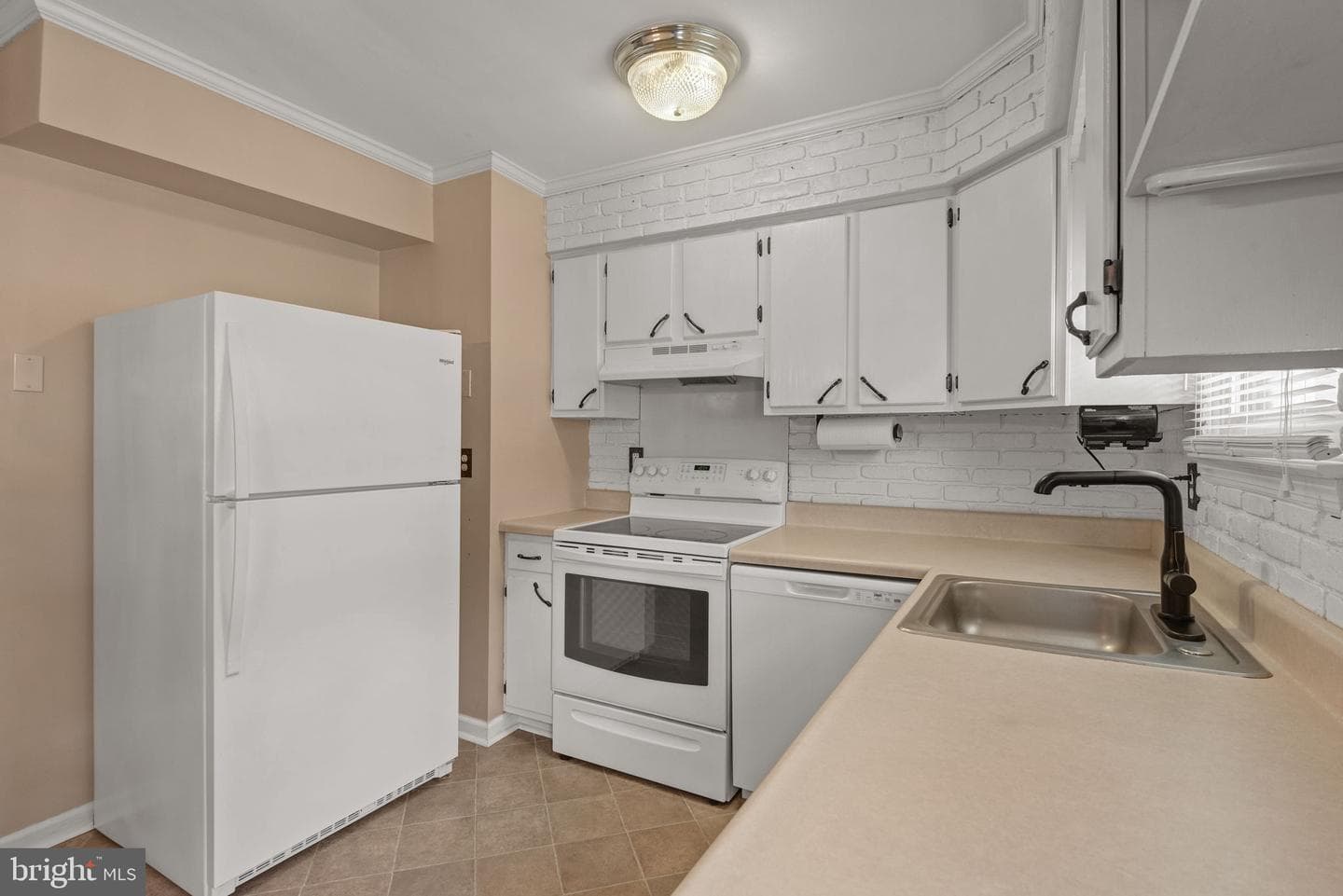 317 Brook Lane photo 10