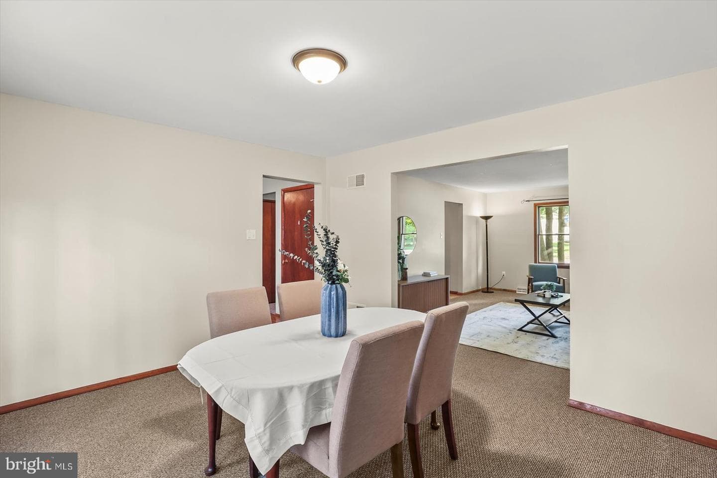 141 Windsor Court photo 14