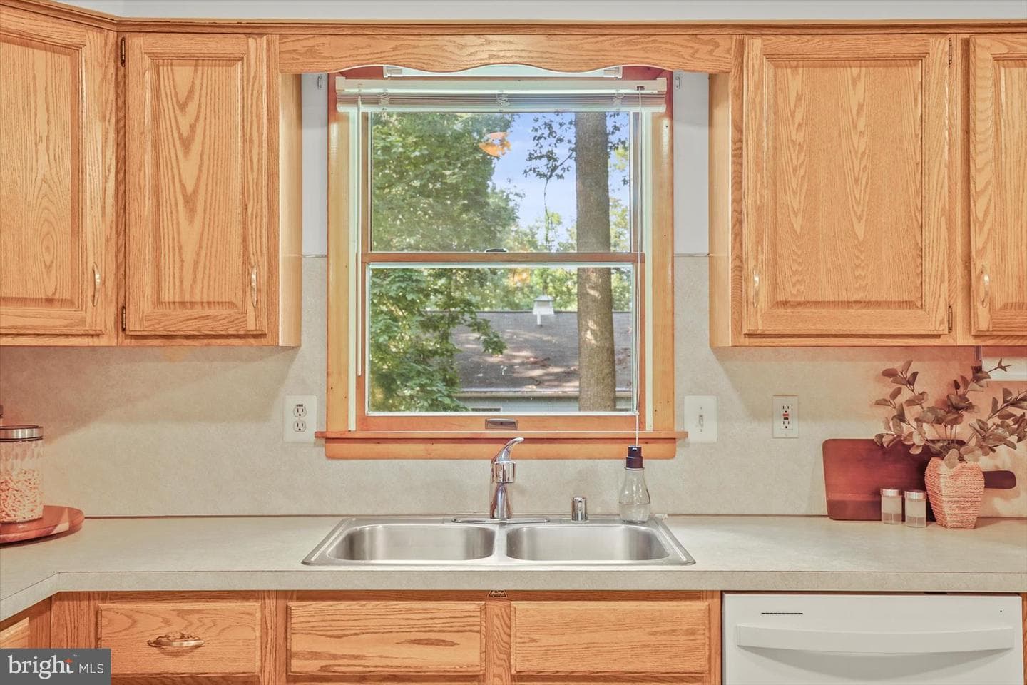 141 Windsor Court photo 19