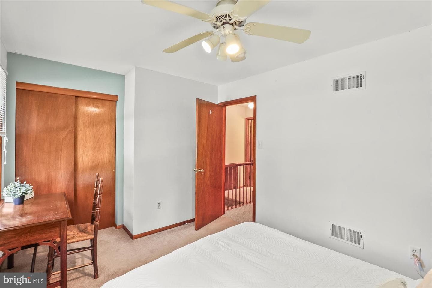 141 Windsor Court photo 34