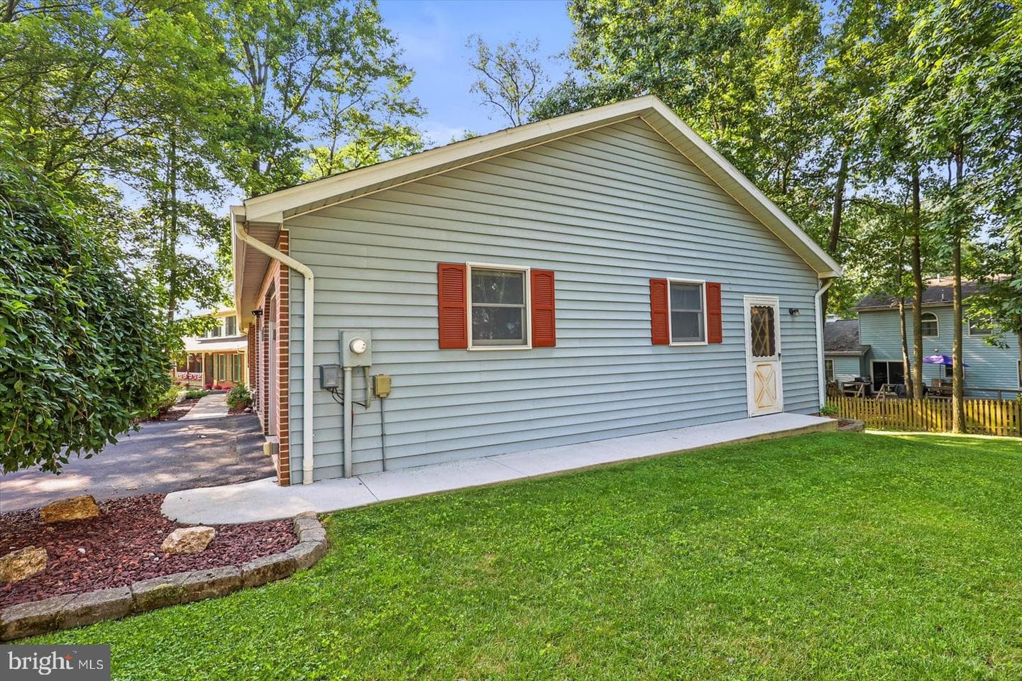 141 Windsor Court photo 49