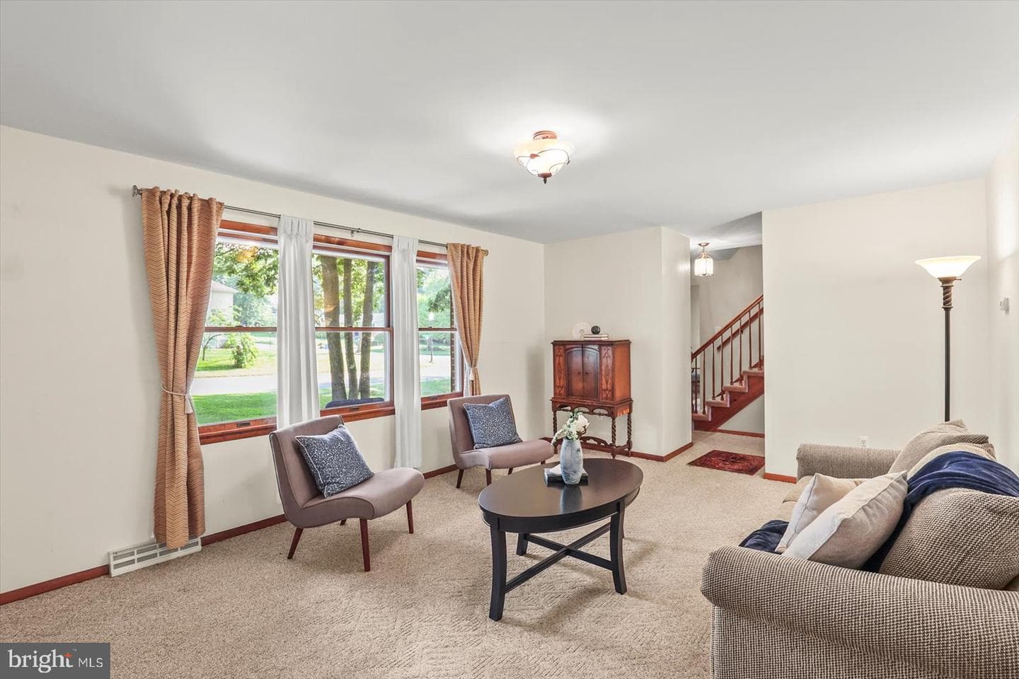 141 Windsor Court photo 8