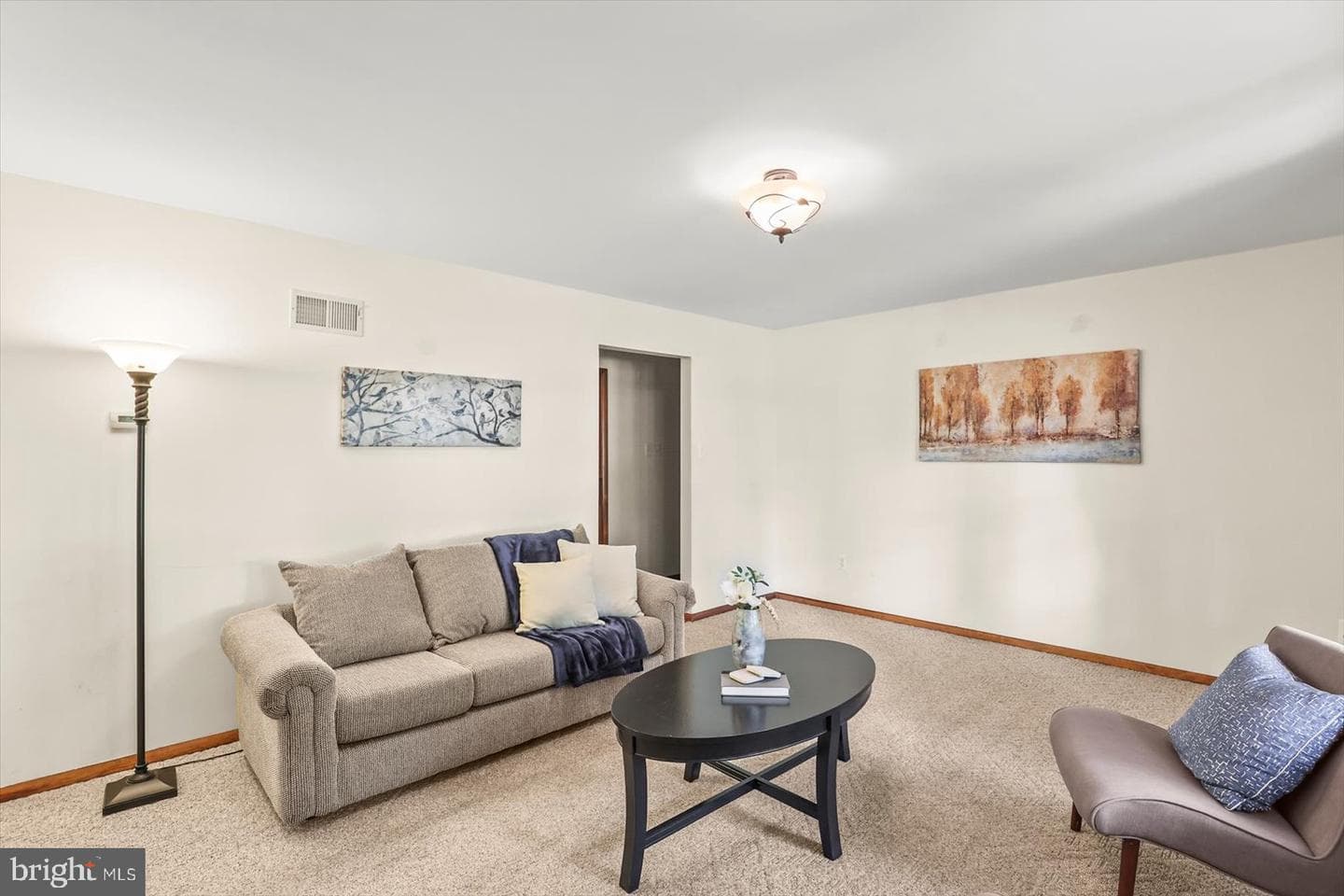 141 Windsor Court photo 9