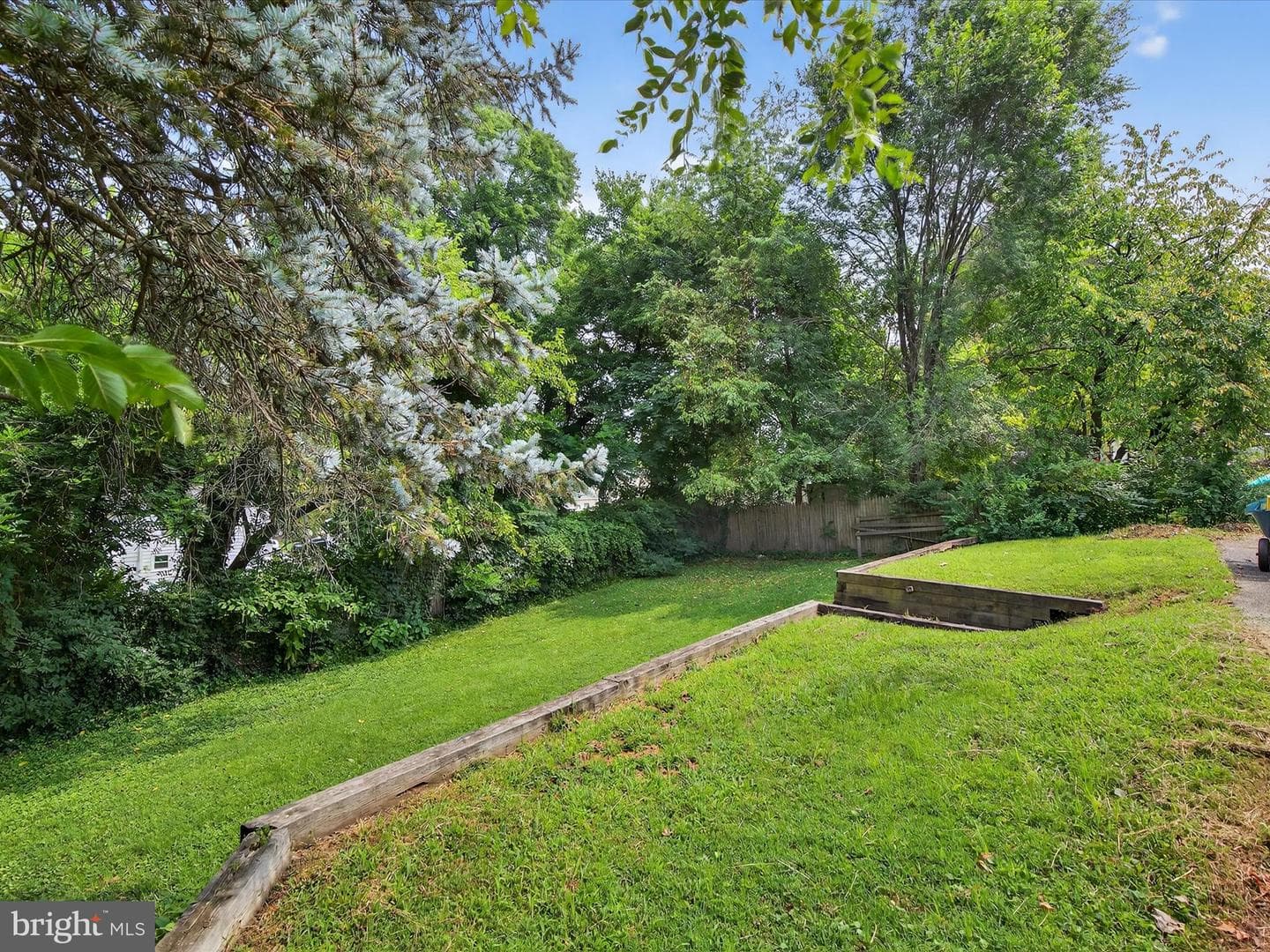 1345 Hill Street photo 23