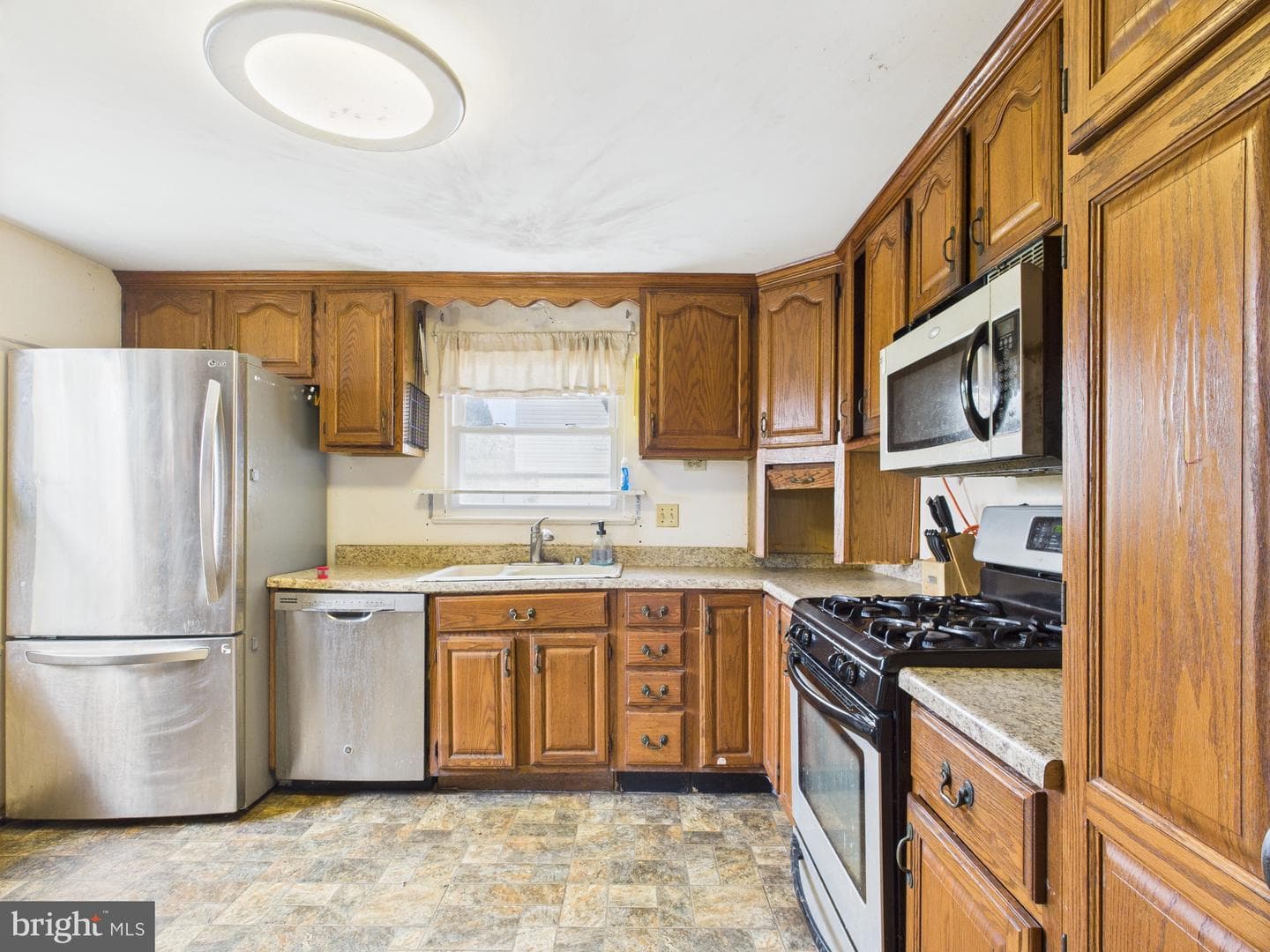 2850 Mayfield Drive photo 8