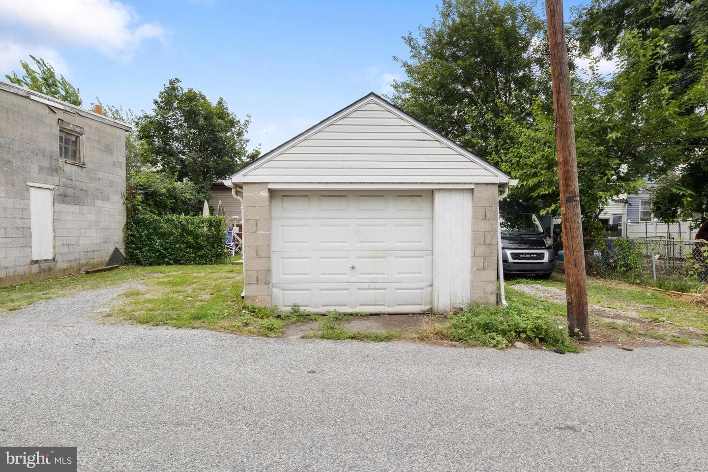 533 Vander Avenue photo 22