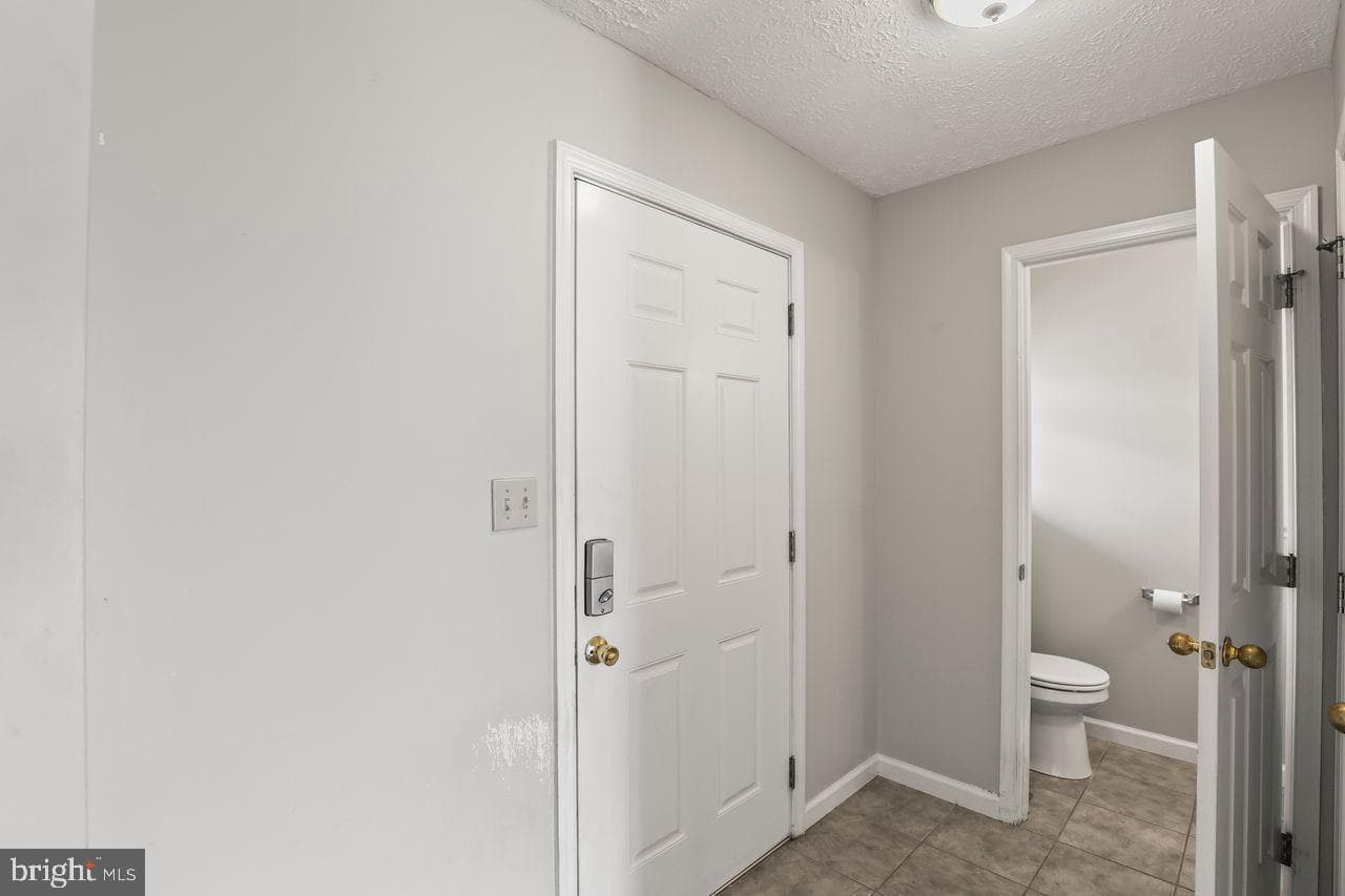 211 Country Ridge Drive photo 16