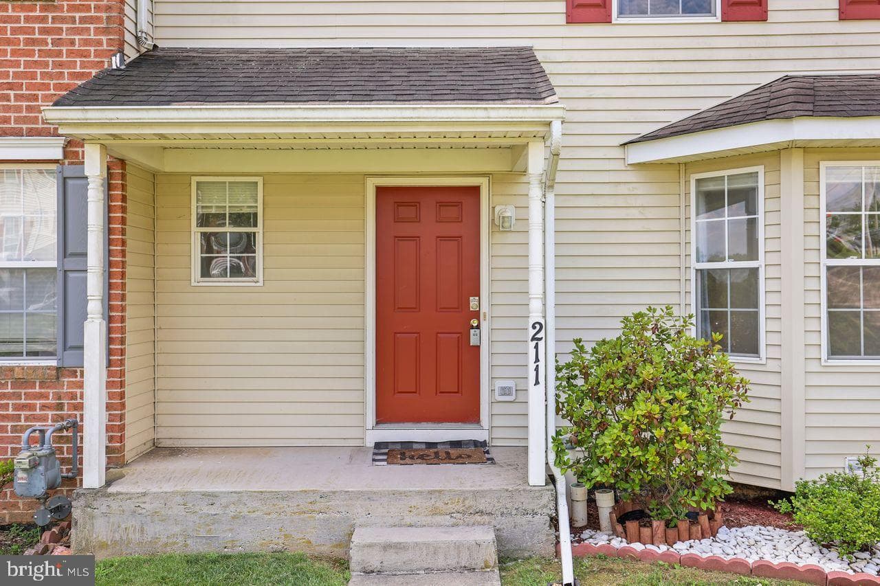 211 Country Ridge Drive photo 2