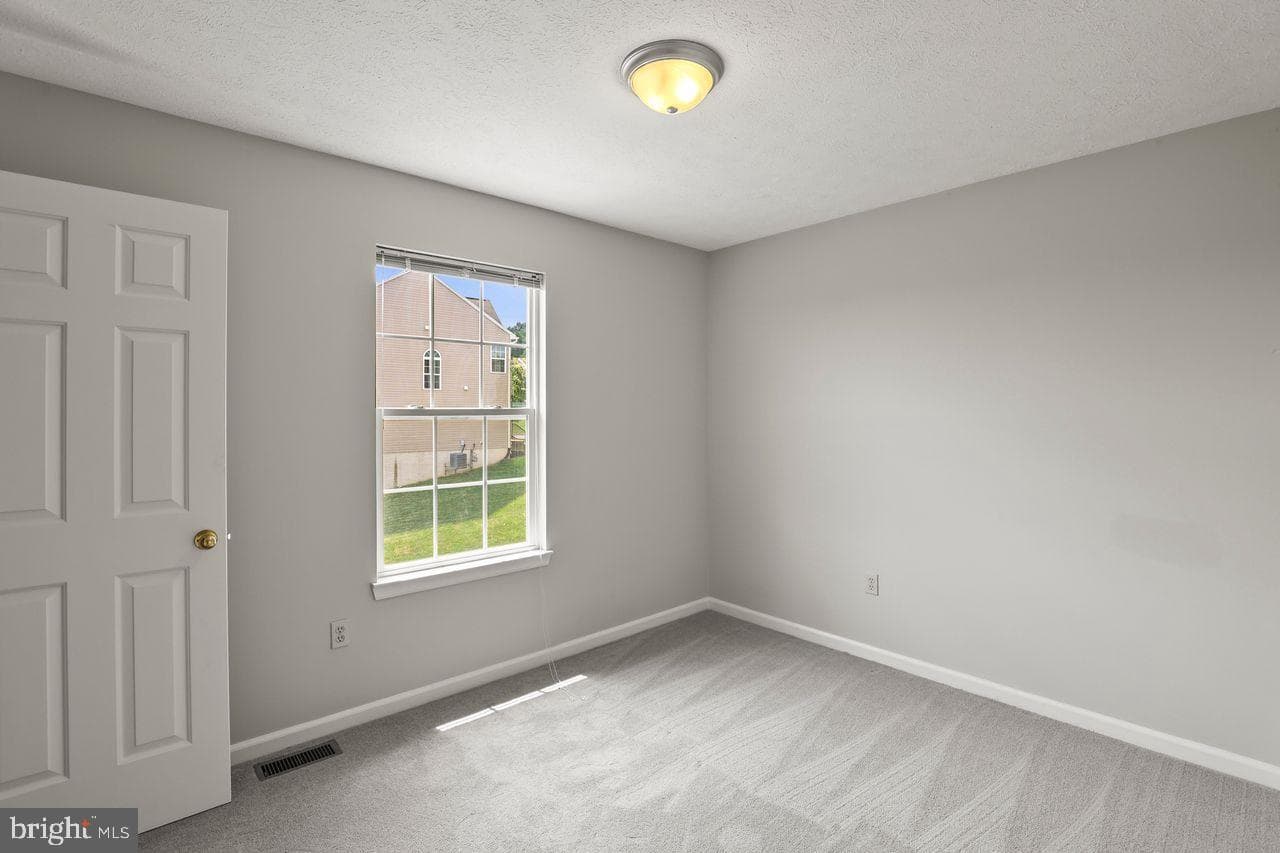 211 Country Ridge Drive photo 20