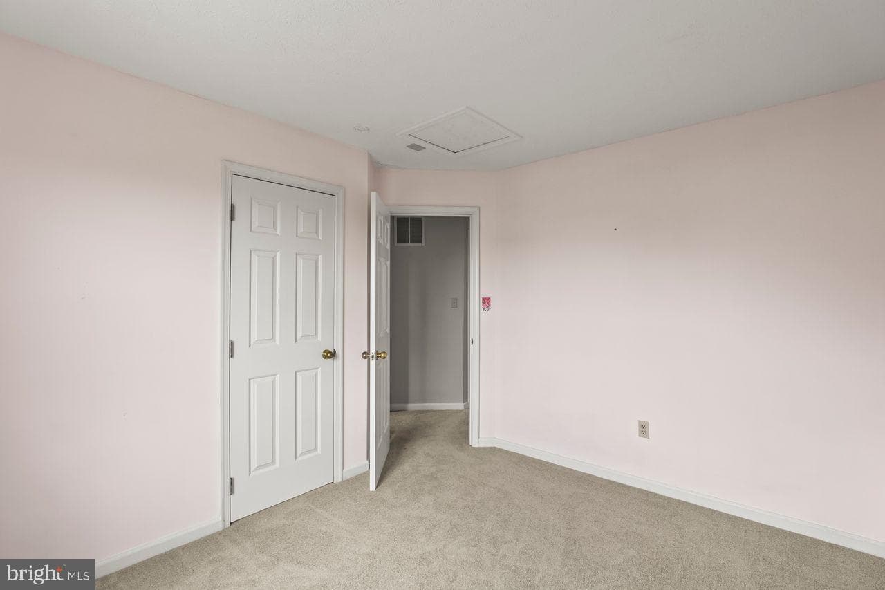 211 Country Ridge Drive photo 23