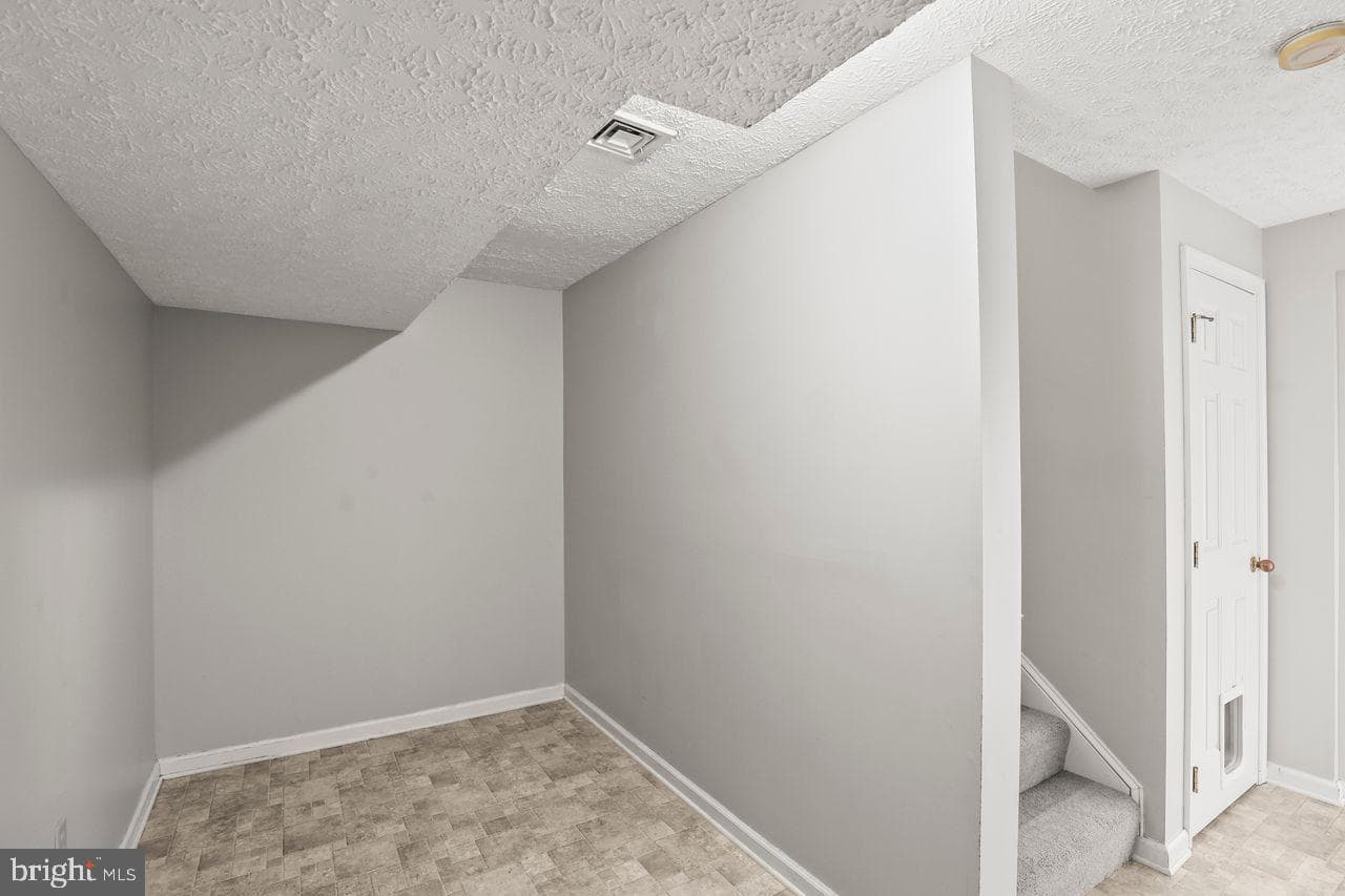 211 Country Ridge Drive photo 25