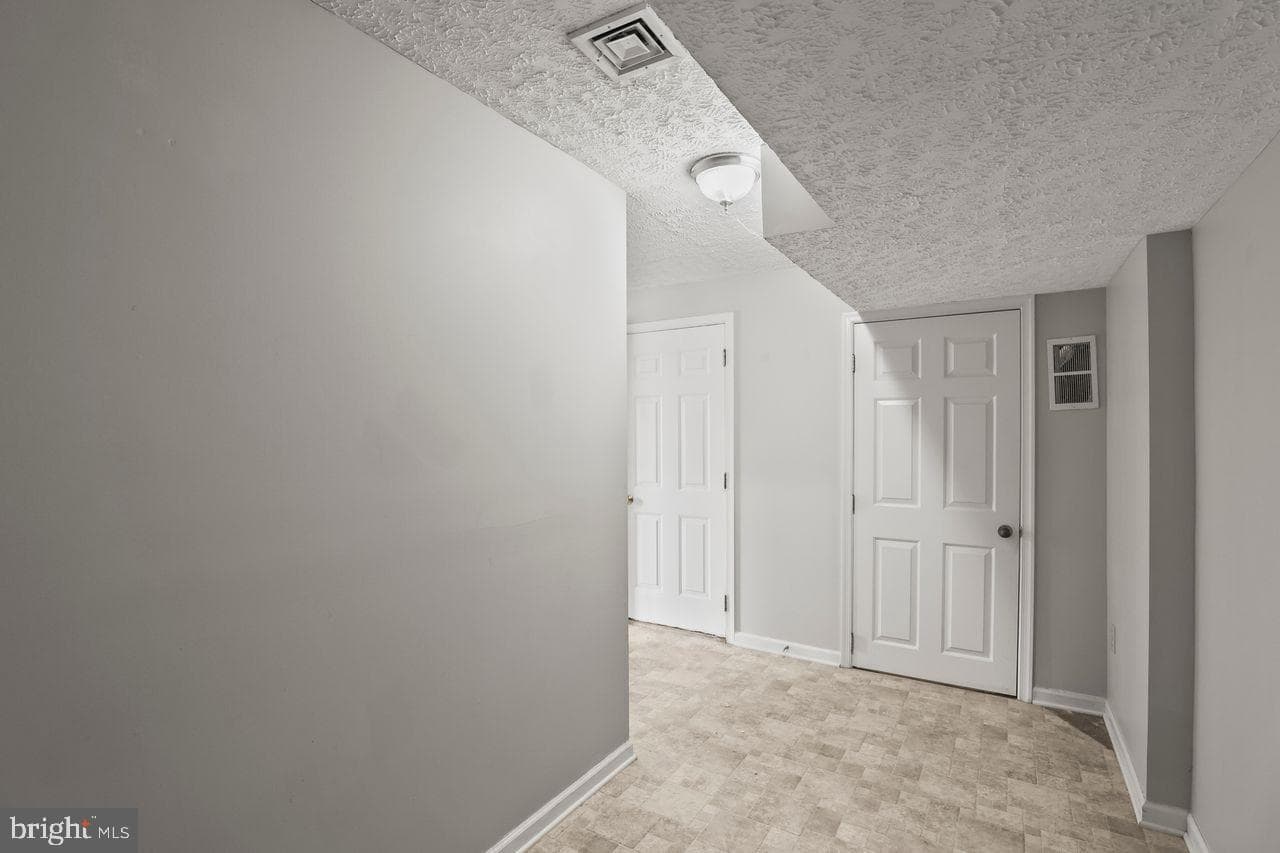 211 Country Ridge Drive photo 26